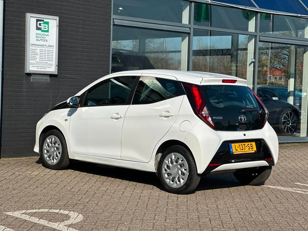 Toyota Aygo 1.0 VVT-i x-play/1STE EIG/AIRCO/CAMERA/NL-AUTO N, Voorwielaandrijving, Stof, Gebruikt, Euro 6