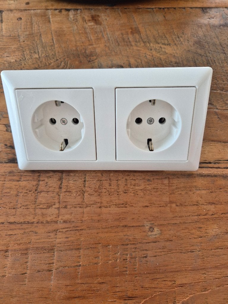 Wandcontactdoos, Doe-het-zelf en Verbouw, Ophalen, Nieuw, Jung, Stopcontact