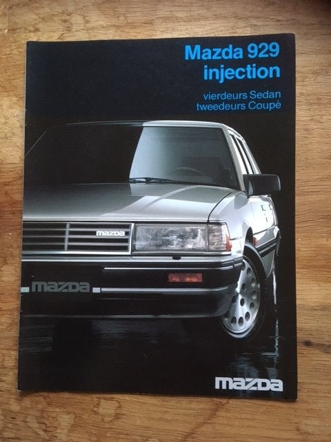 Mazda 929 injection brochure (vierdeurs Sedan, tweed. Coupé), Mazda, Ophalen of Verzenden, Zo goed als nieuw, Mazda