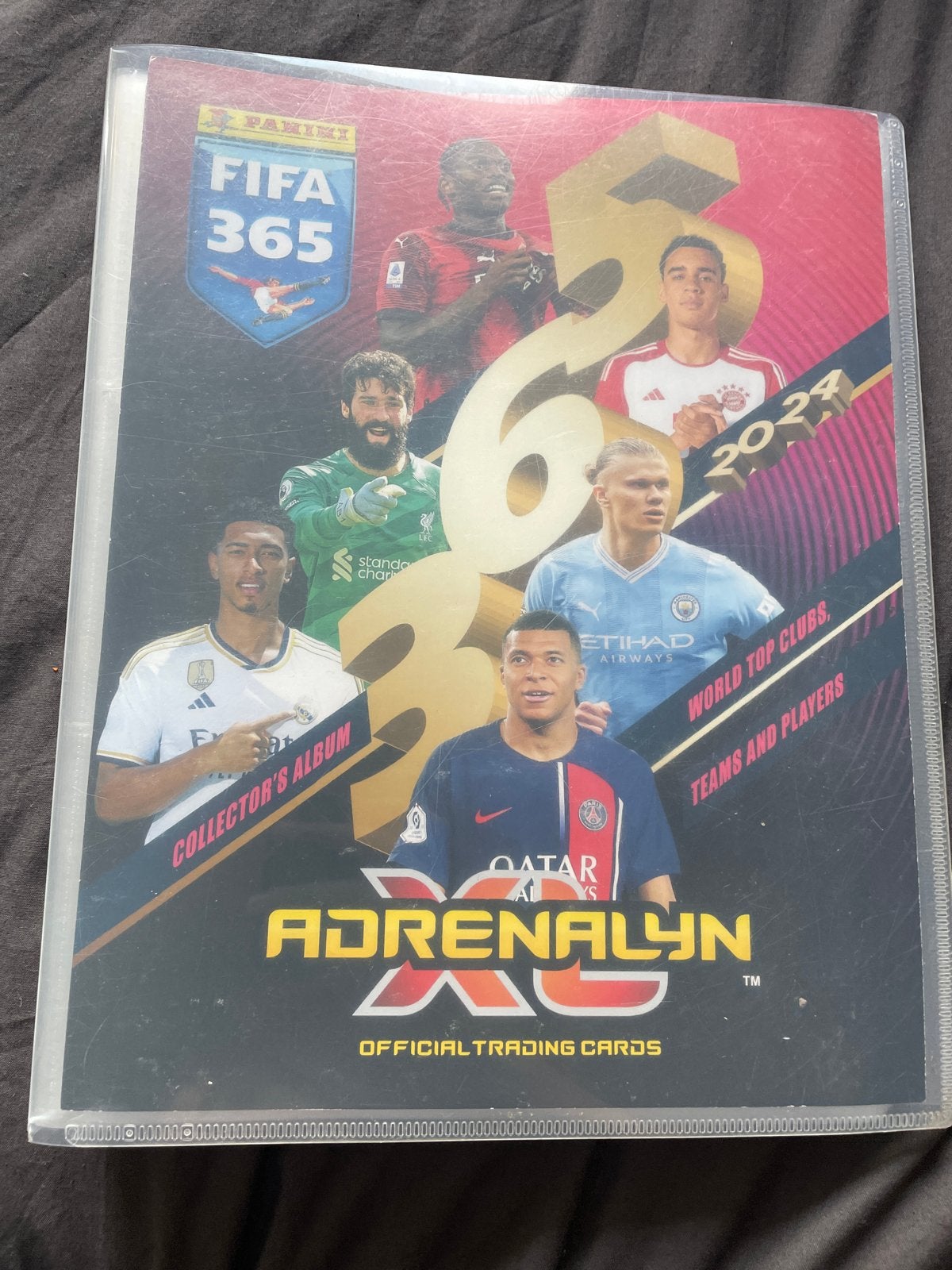 Panini FIFA 365 Adrenalyn XL 2024 Collector's Album met kaar, Ophalen