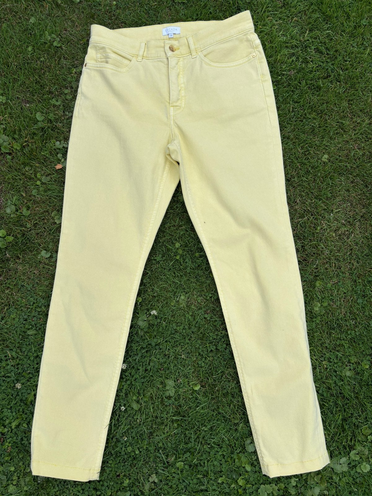 Escada jeans mt 38, Verzenden