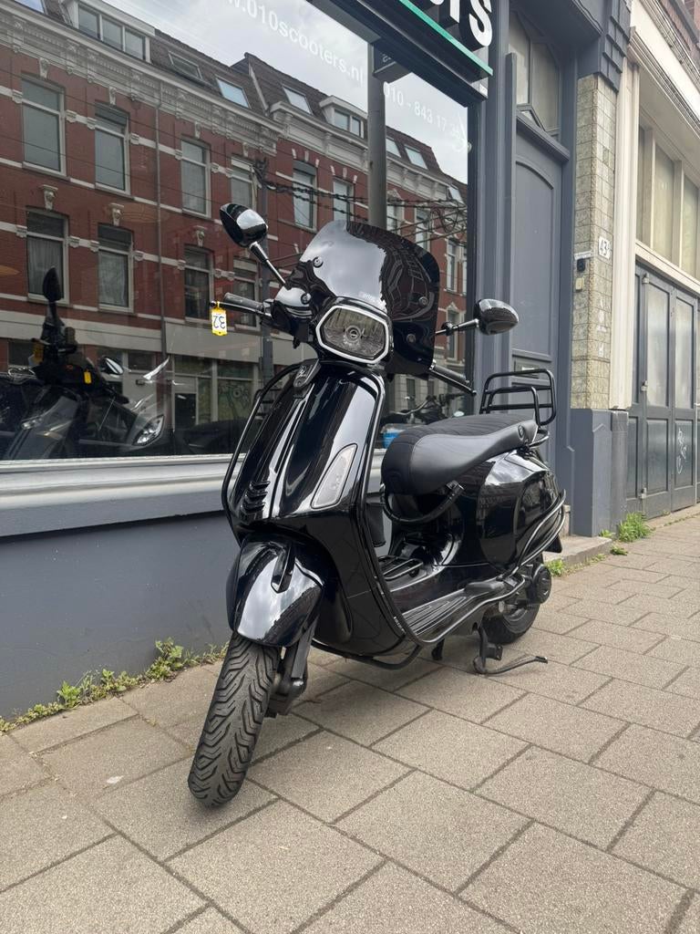 Vespa Sprint glans zwart brom 2018, Fietsen en Brommers, Scooters | Vespa, Ophalen, Gebruikt, Overige modellen, Maximaal 45 km/u