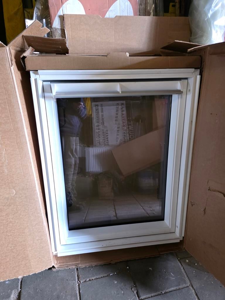 Nieuw Velux dakraam MK04 78x98, Doe-het-zelf en Verbouw, Ophalen, Minder dan 80 cm, 80 tot 120 cm, Nieuw