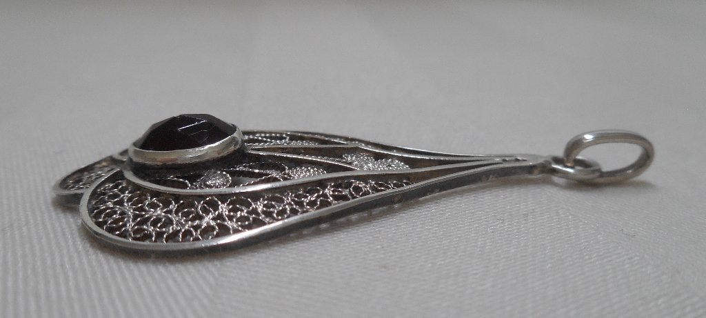 Antiek zilveren hanger met granaat nr.659, Sieraden, Tassen en Uiterlijk, Antieke sieraden, Verzenden, Zilver, Hanger, Met edelsteen