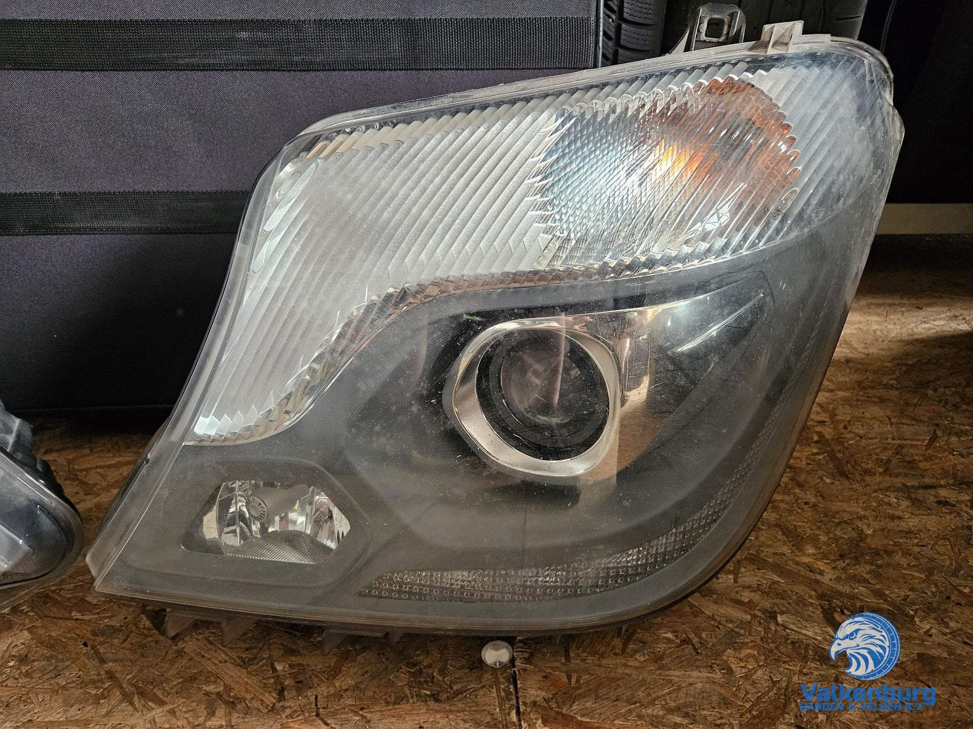 Originele Mercedes Sprinter B906 W906 Facelift Bi-Xenon kopl, Gebruikt, -, -, Ophalen of Verzenden