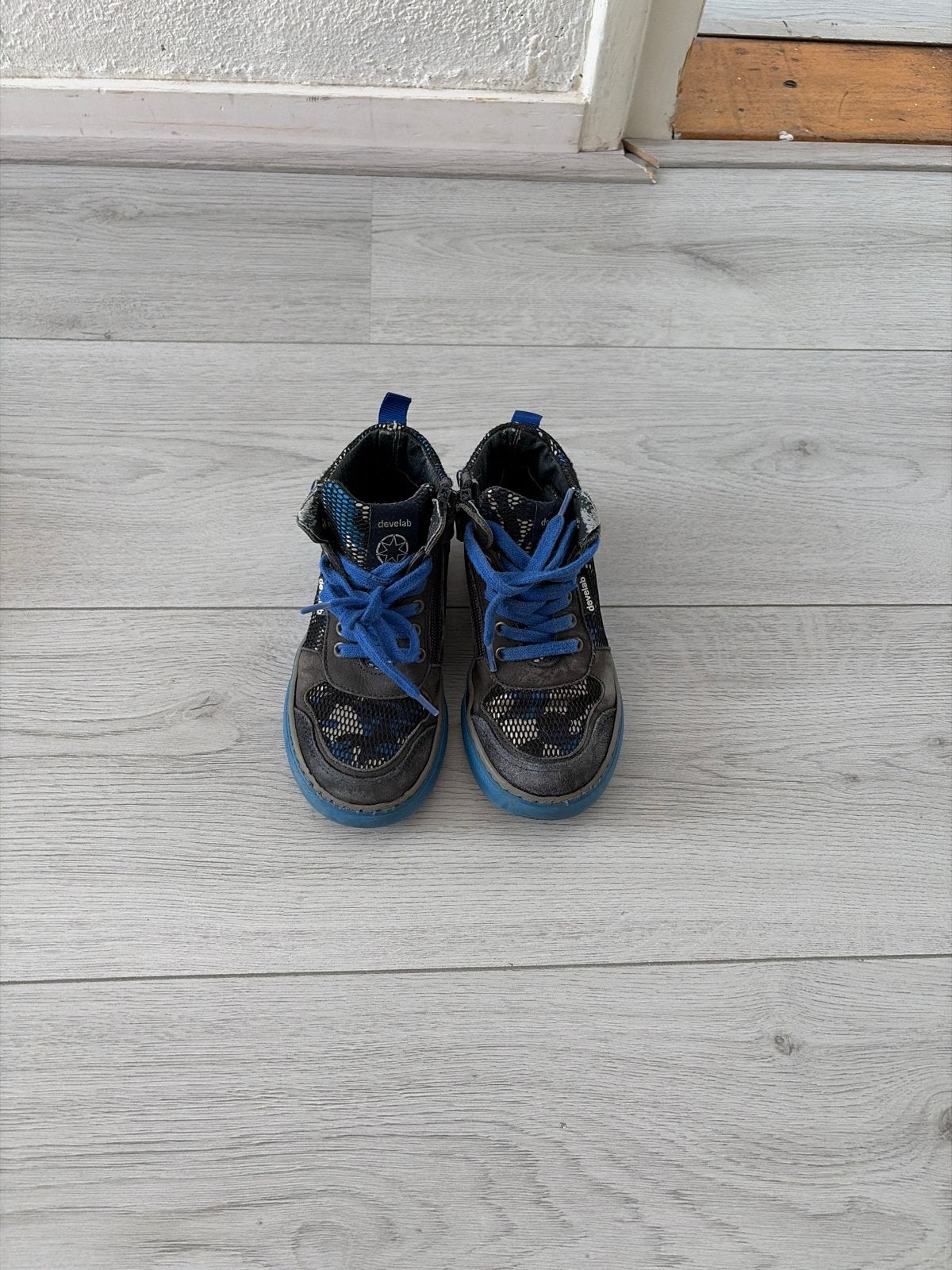 Develab sneakers maat 28, Ophalen of Verzenden, Gebruikt, Jongen, Schoenen