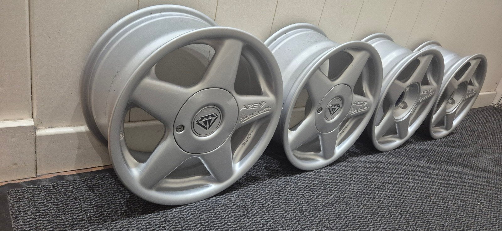 Te koop: Set van 4 Klassieke AZEV 15-inch Velgen ongebruikt, Auto-onderdelen, Banden en Velgen, Ophalen, 15 inch, Velg(en), Nieuw