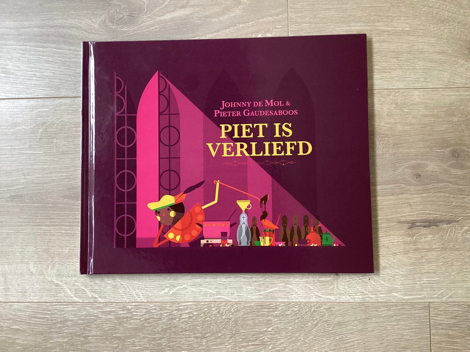 Boek Piet is verliefd, Ophalen of Verzenden, Zo goed als nieuw