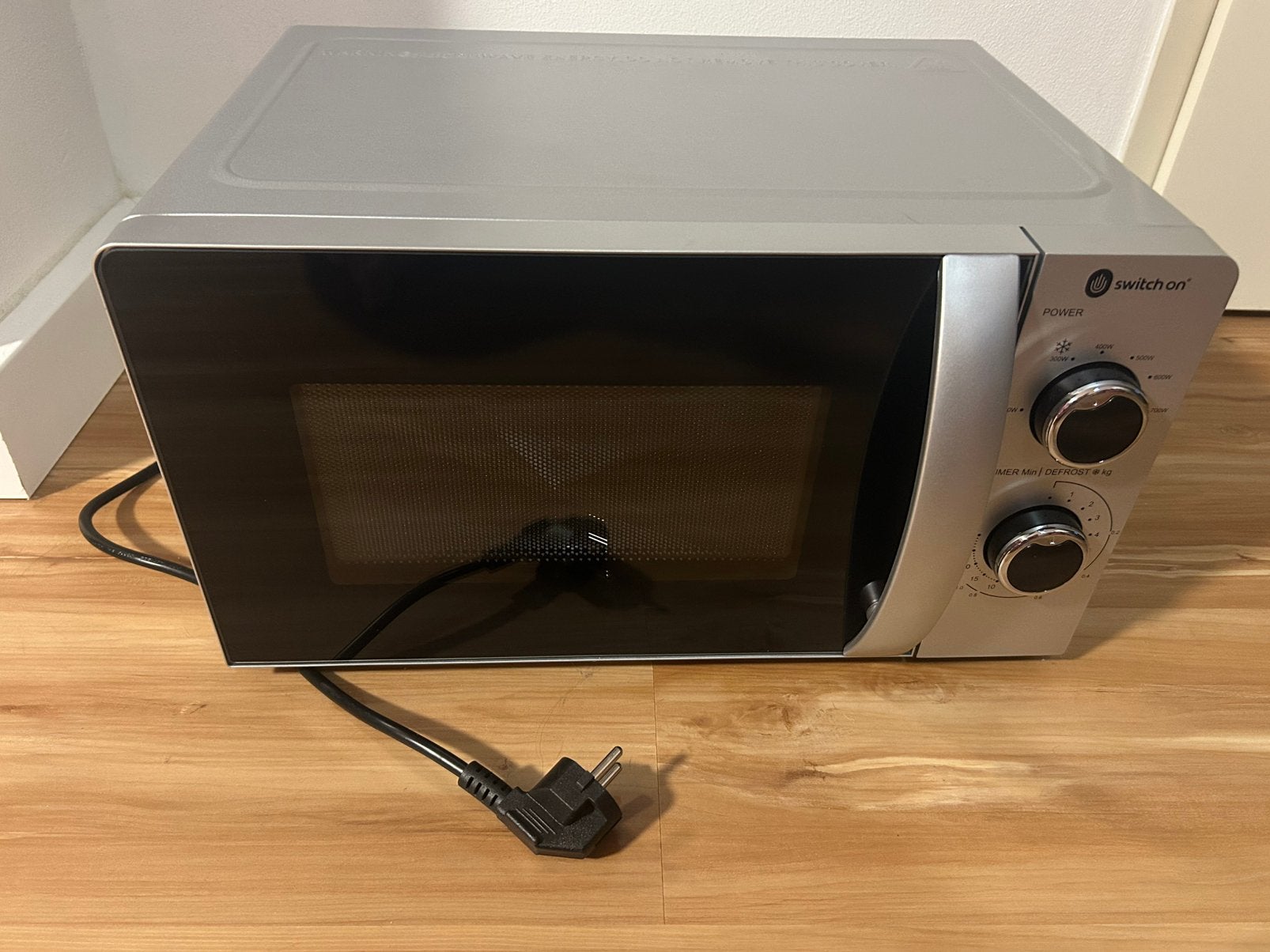 Nieuwe Switch On magnetron 17L 700W – ongebruikt, Ophalen, Nieuw, Magnetron, Draaiplateau