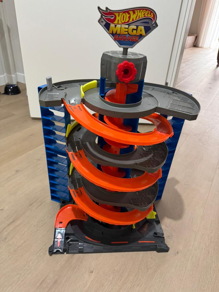Hotweels garage nog in goede staat!, Ophalen, Zo goed als nieuw, Handmatig, Overige merken