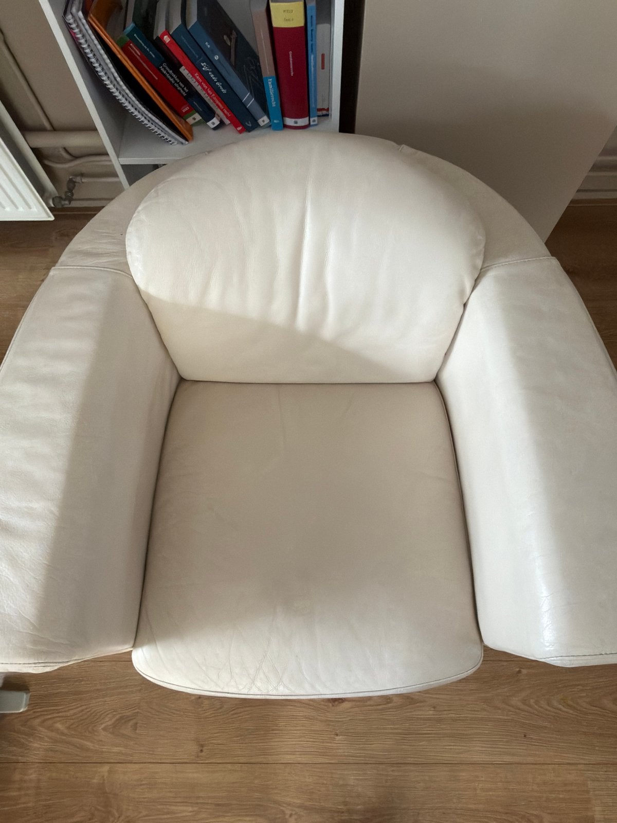 Comfortabele leren fauteuil in gebroken wit, Ophalen, Gebruikt, Leer, 75 tot 100 cm