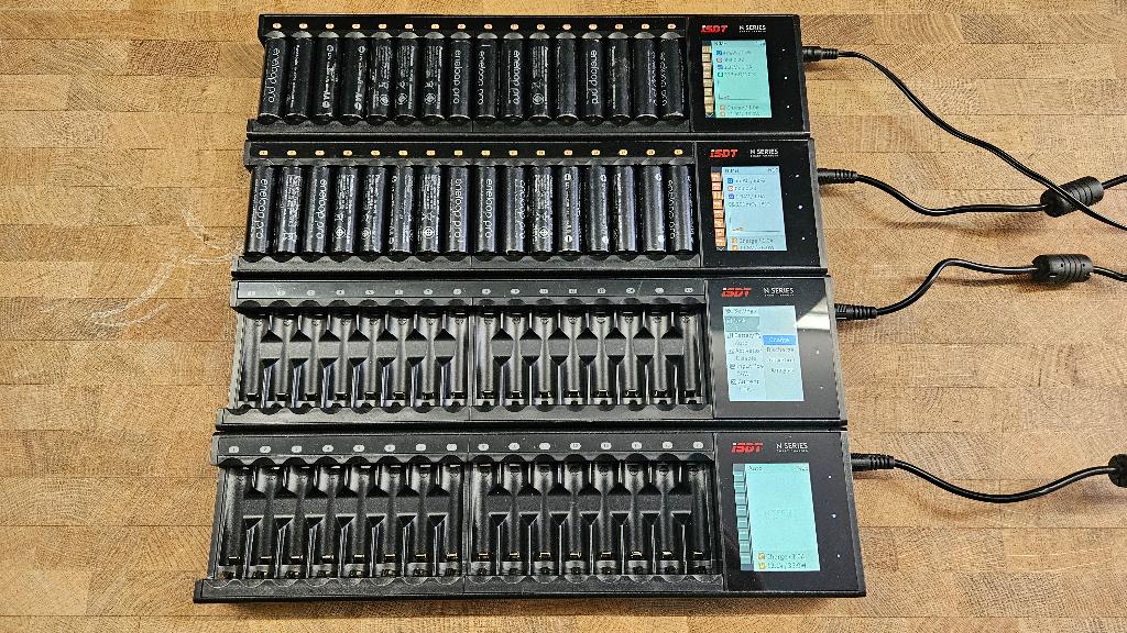 ISDT N16 AA/AAA Smart Charger batterijlader lader, Ophalen of Verzenden, Zo goed als nieuw