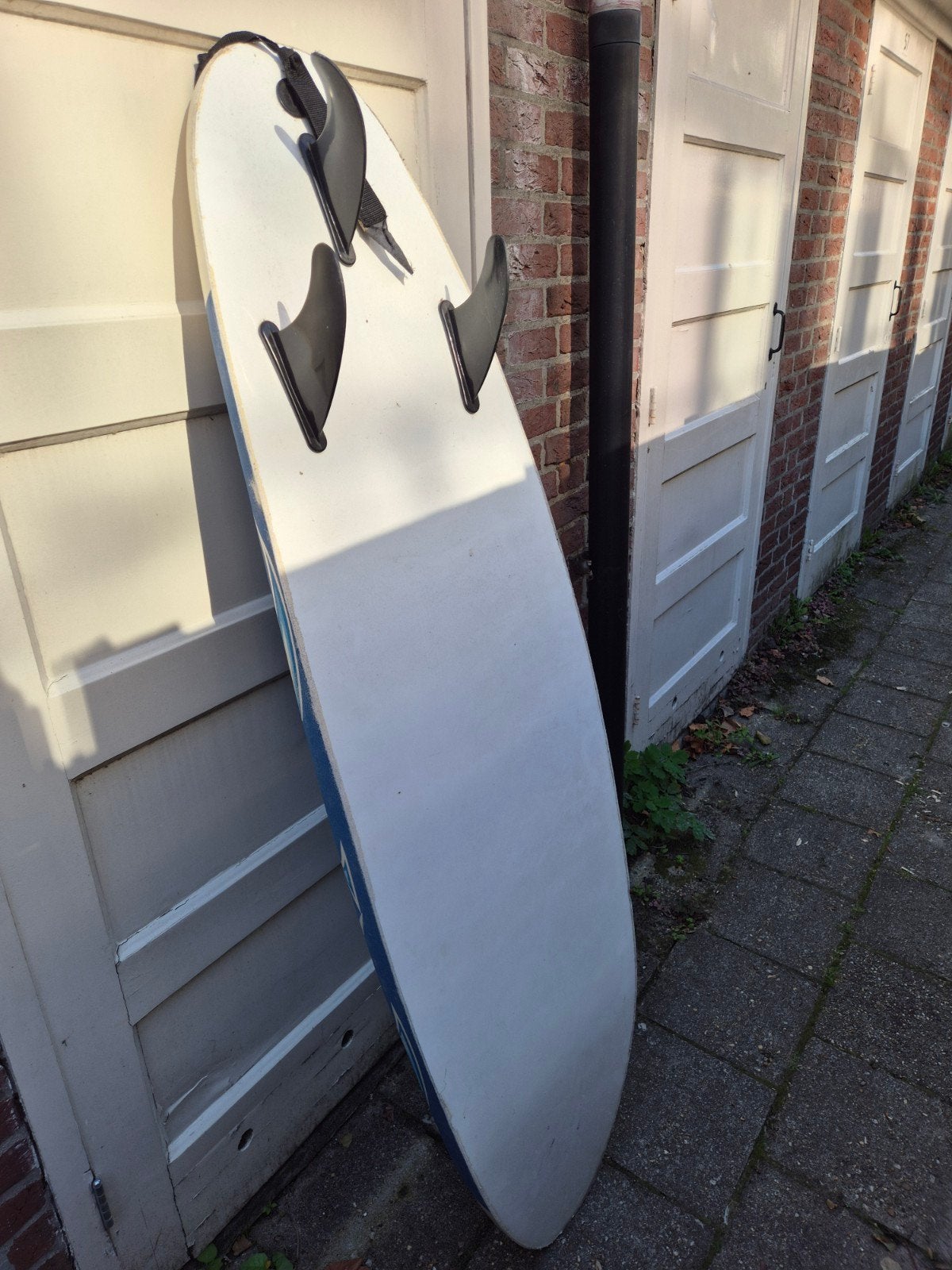 Foto 4 van Surfboard 160 cm met 3 vinnen en leash – beginners / jeugd
