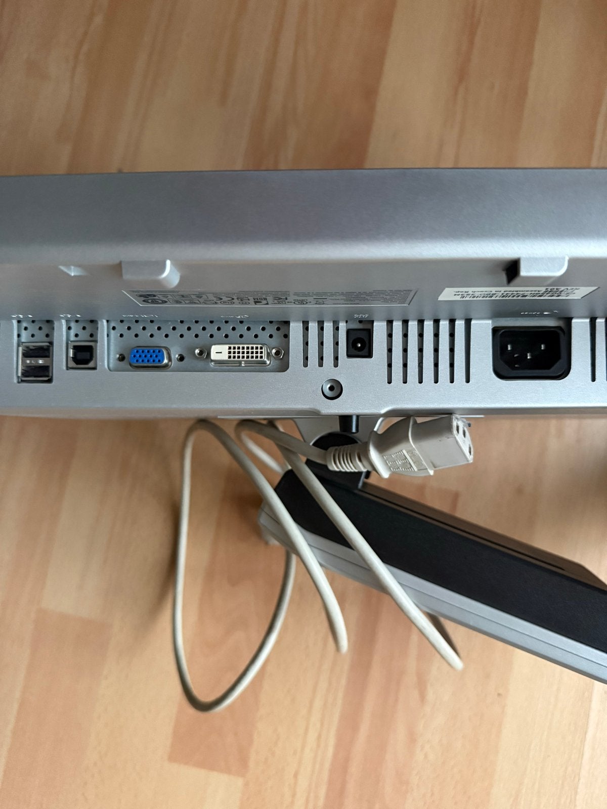 Dell Monitor 2008WFP - Goede staat, Computers en Software, Monitoren, Gebruikt, 3 tot 5 ms, In hoogte verstelbaar, Ophalen of Verzenden