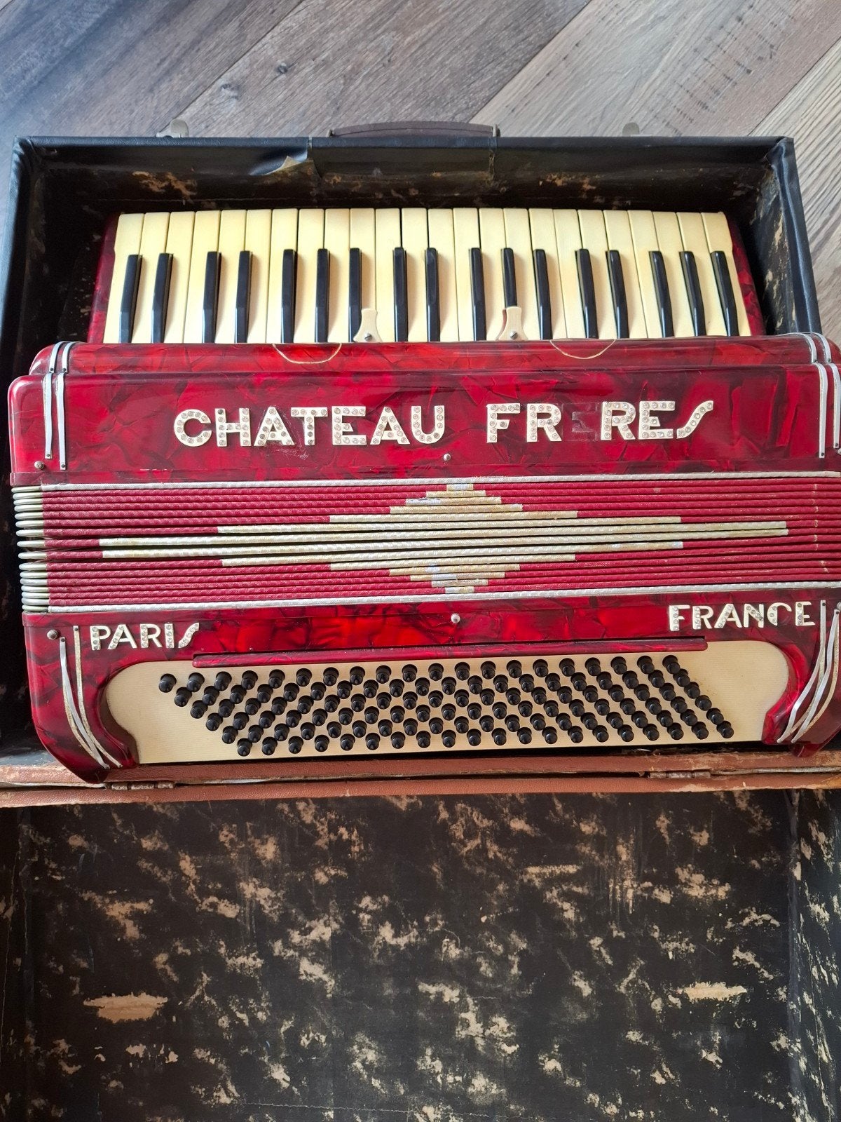 Chateau Freres accordeon met koffer - onbekende staat, Gebruikt, Overige formaten, Toetsaccordeon, Met koffer