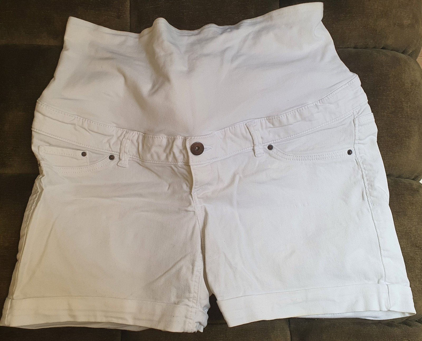 Zwangerschapskleding: korte broek (H&M) en rokje (Love2Wait), Kleding | Dames, Ophalen, H&M Mama, love2wait, Wit, Maat 42/44 (L)