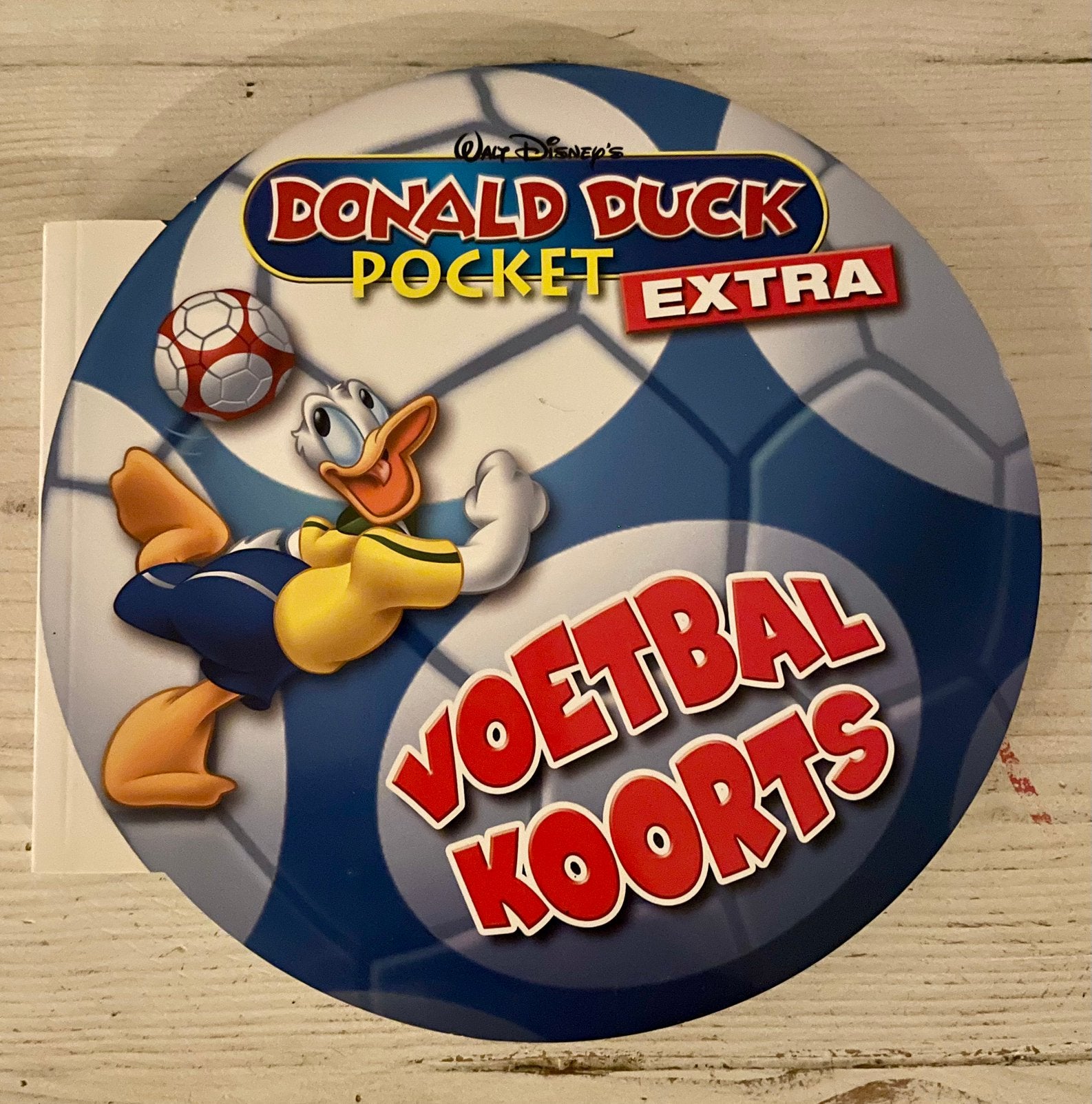 Donald Duck Pocket Voetbal Koorts - Unieke ronde pocket!, Eén stripboek, Ophalen of Verzenden, Nieuw