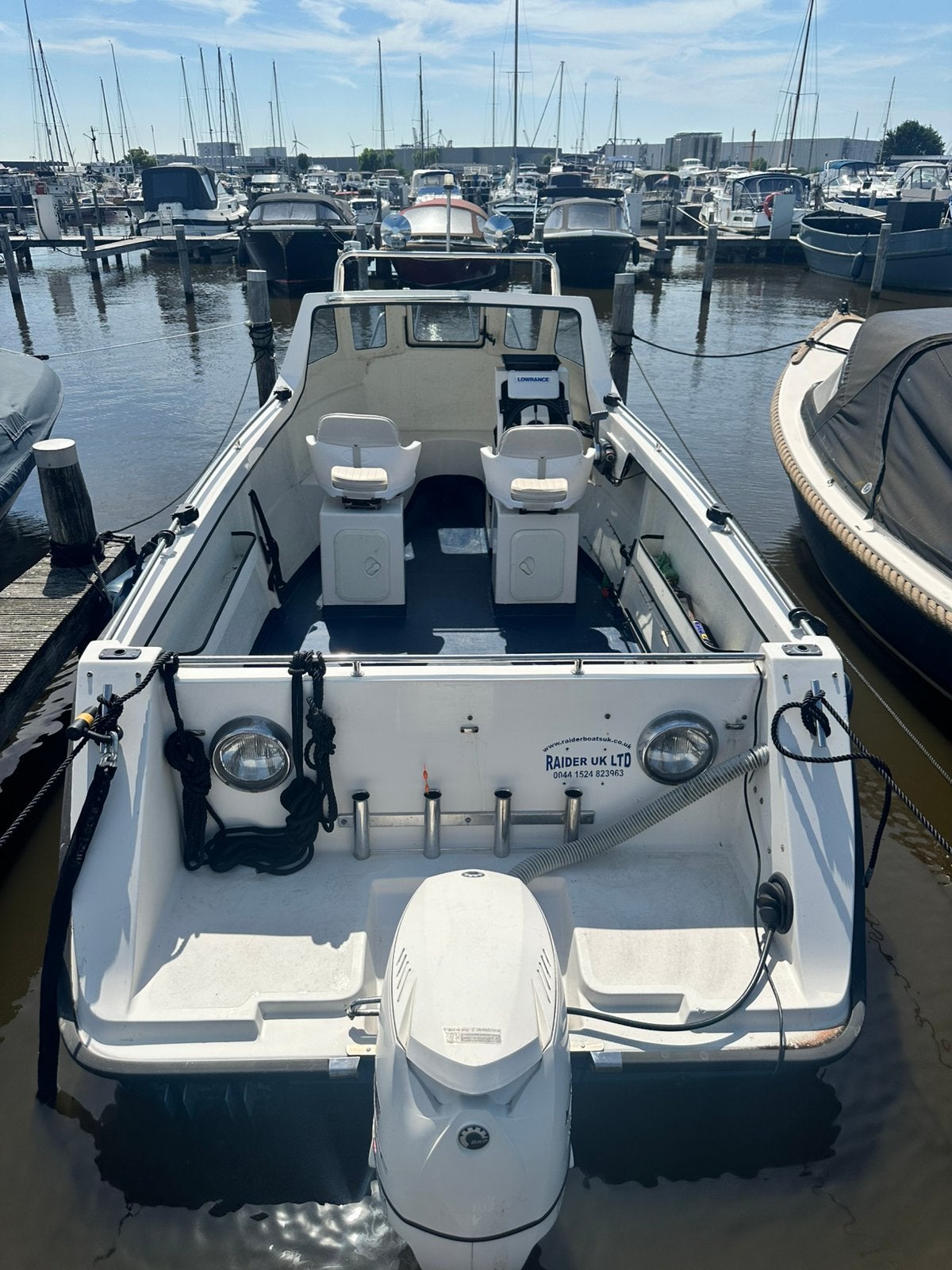 Raider cuddy 18 ft, Watersport en Boten, Ophalen of Verzenden, Zo goed als nieuw, Buitenboordmotor