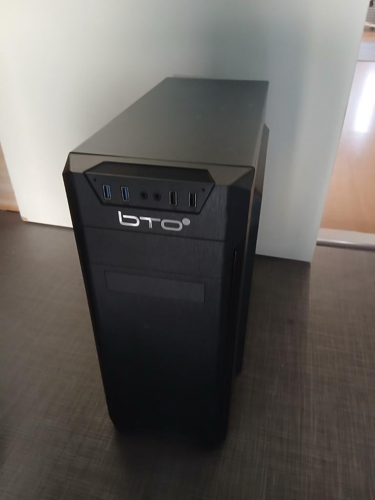 BTO Desktop PC met LG Monitor - Gaming Ready, 32 GB, AMD Ryzen 7 8700g, Zo goed als nieuw, Gaming