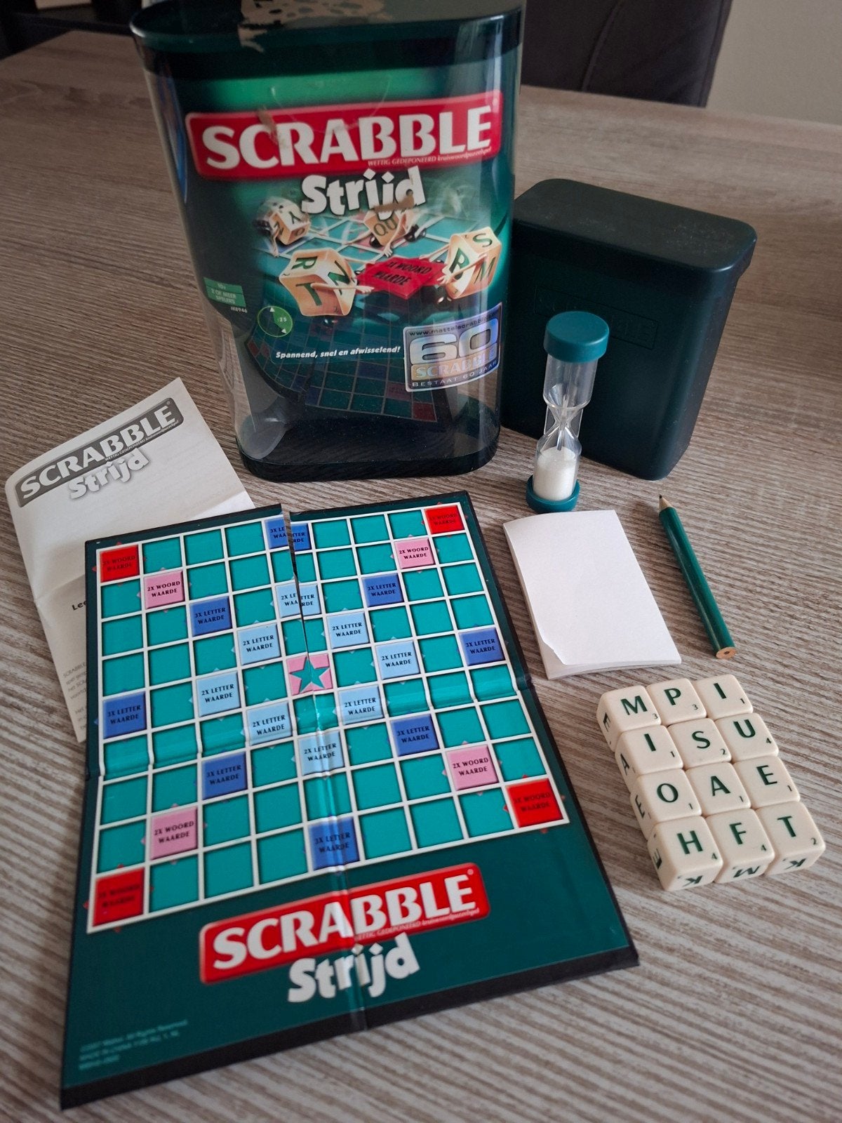 Scrabble Strijd Reisspel - Compact en Compleet, Mattel, Ophalen of Verzenden, Zo goed als nieuw, Een of twee spelers