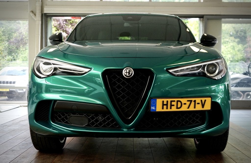 Alfa Romeo Stelvio 2.9 V6 AWD Quadrifiglio 510 pk | Carbon |, Auto's, Alfa Romeo, 12 maanden, Gebruikt, Leder, Bedrijf