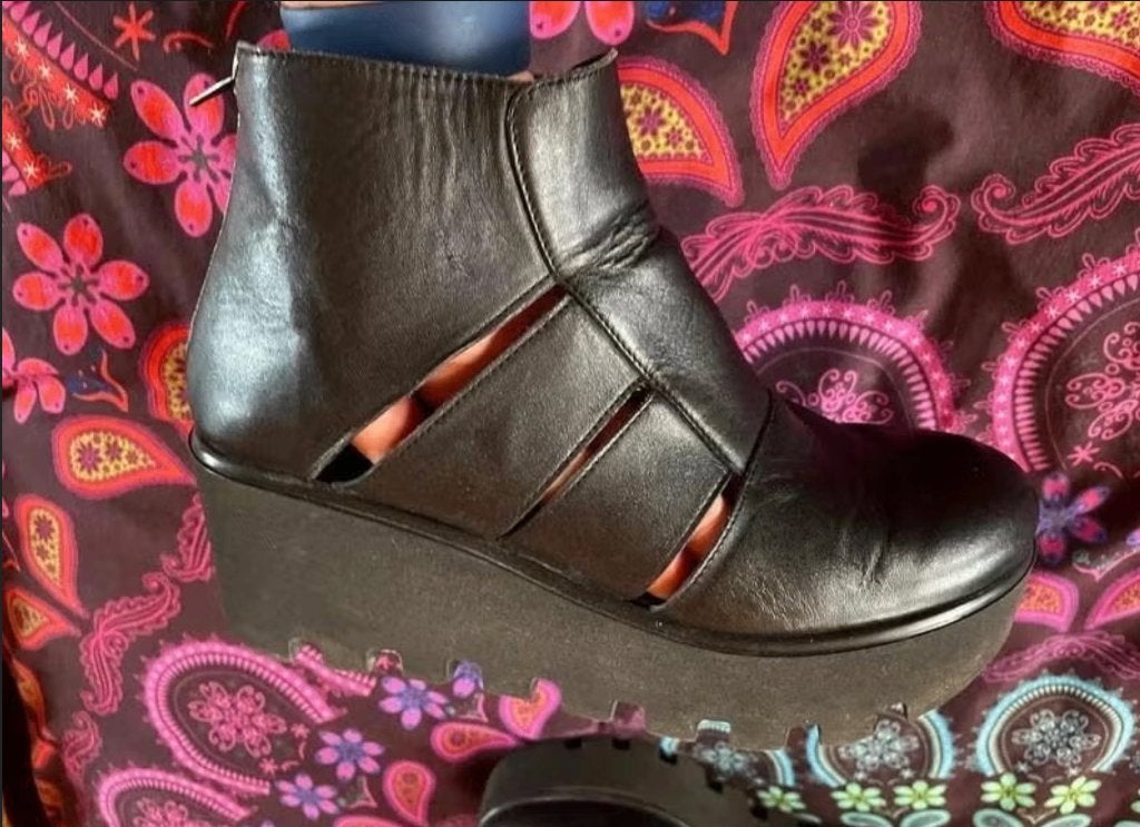 Stoere leren Chelsea plateau laarzen maat 39 nu 59,99€, Zwart, Lage of Enkellaarzen, Ophalen of Verzenden, Bata