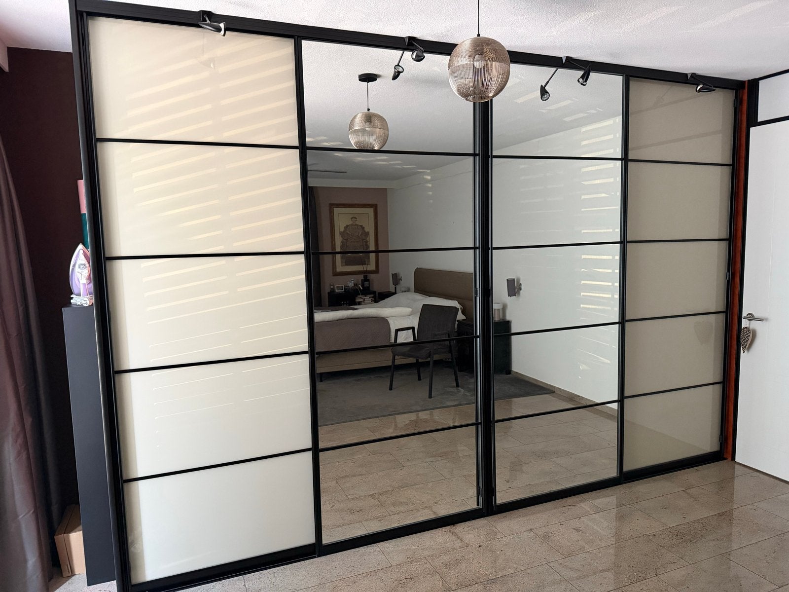 Grote kledingkast met schuifdeuren van glas en spiegel, Ophalen, Gebruikt, 200 cm of meer, 200 cm of meer