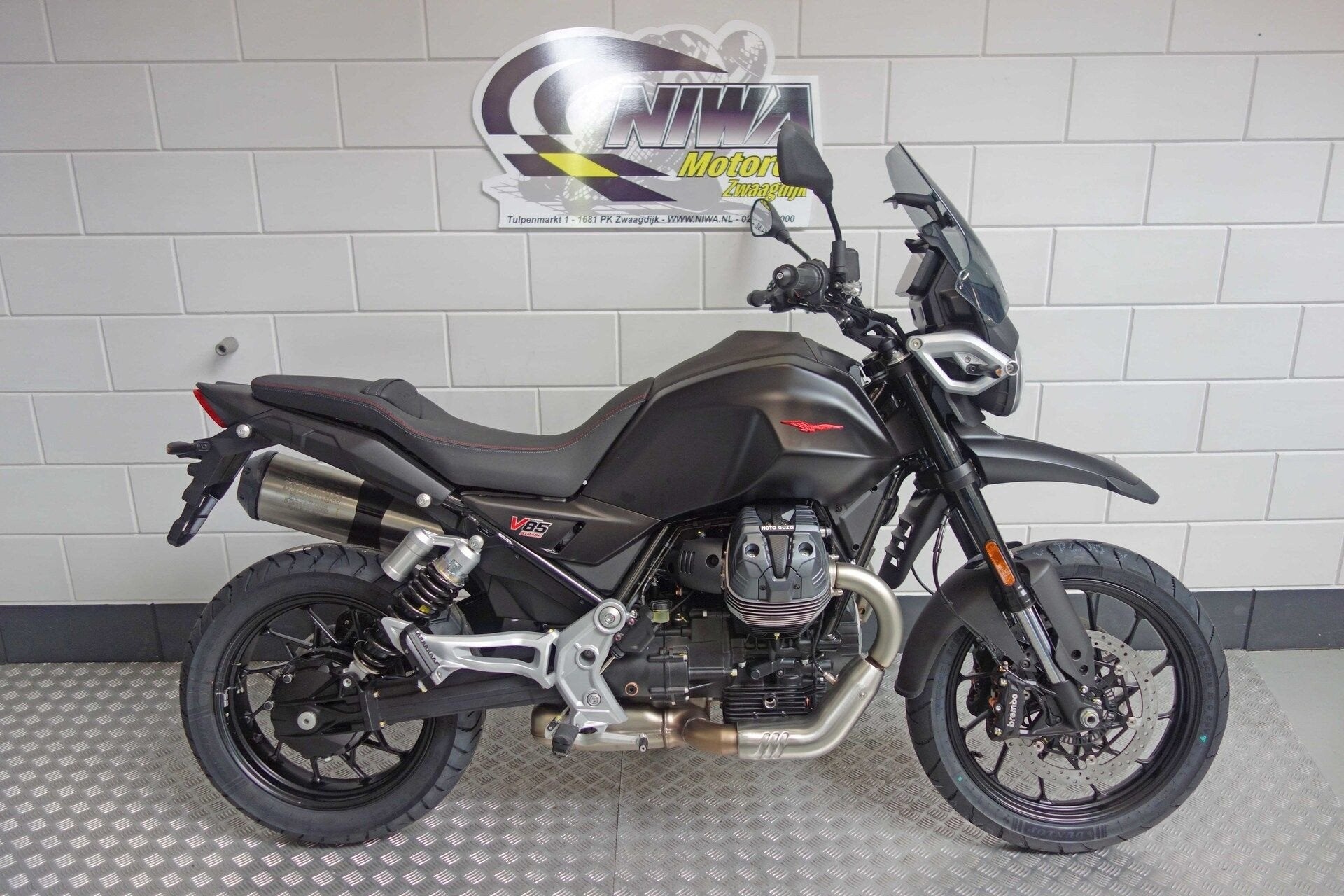Moto Guzzi V85 Strada, 853 cc, LED Verlichting, Meer dan 35 kW, Toermotor