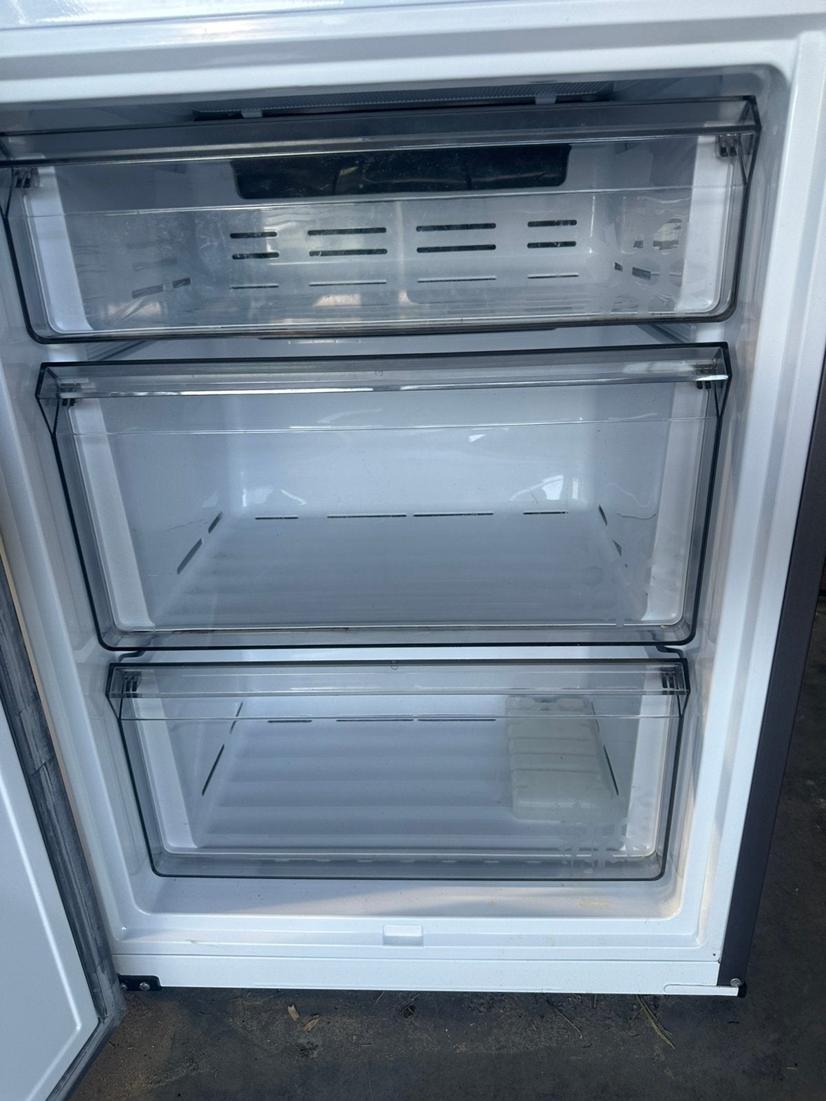 Foto 7 van Vrijwel nieuwe Samsung koel-vriescombinatie 387L SmartThings