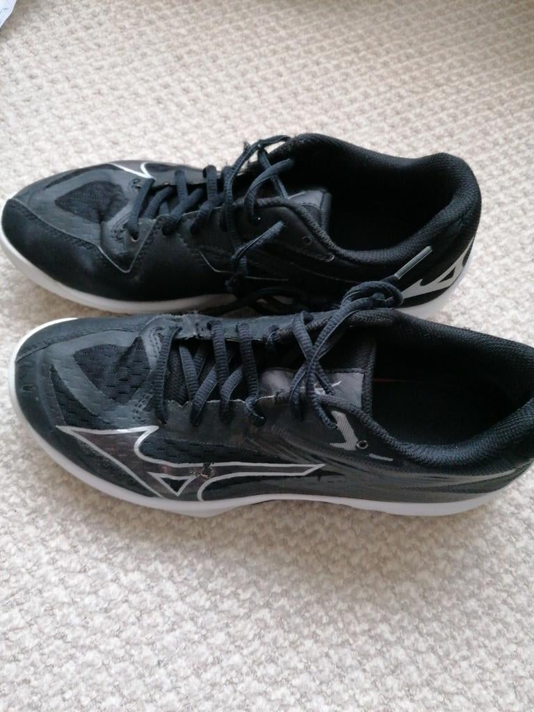 Zwarte volleyball schoenen maat 40, Ophalen of Verzenden, Zo goed als nieuw, Schoenen