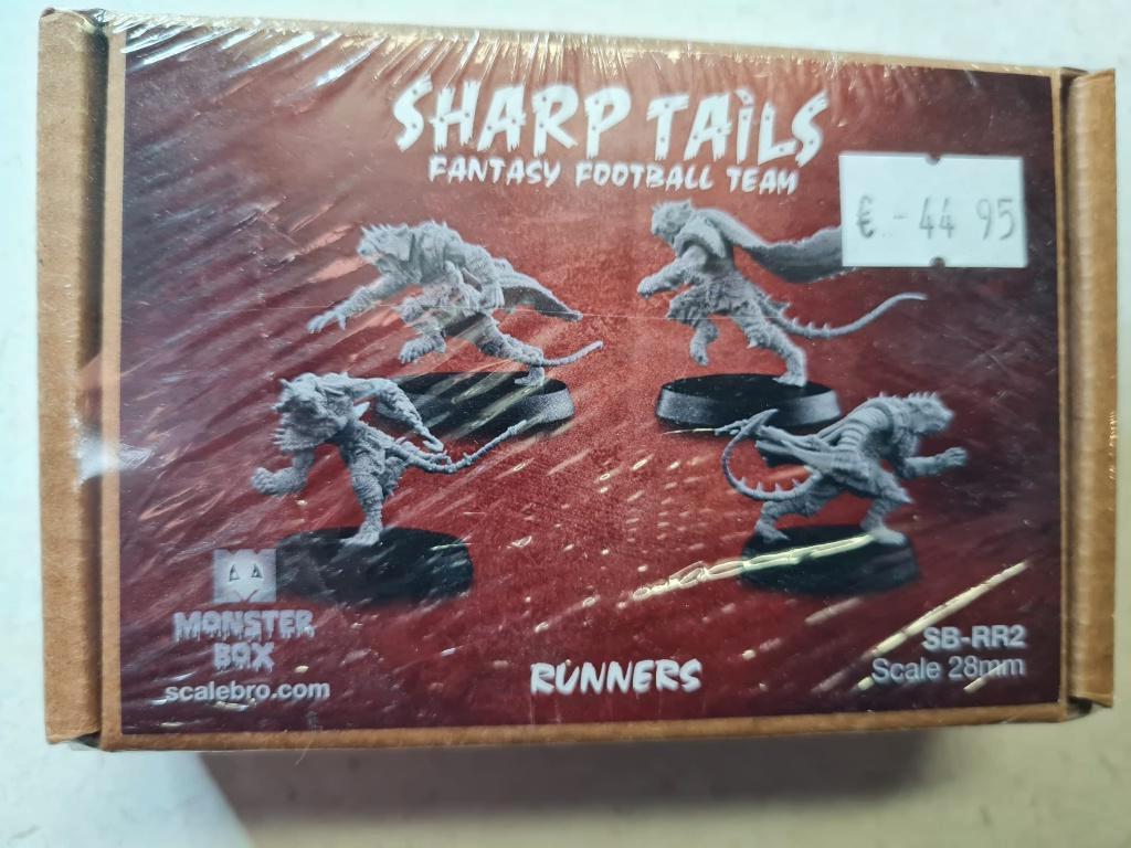 scalebro bloodbowl resin runners, Ophalen of Verzenden, Nieuw, 1:35 tot 1:50, Figuur of Figuren