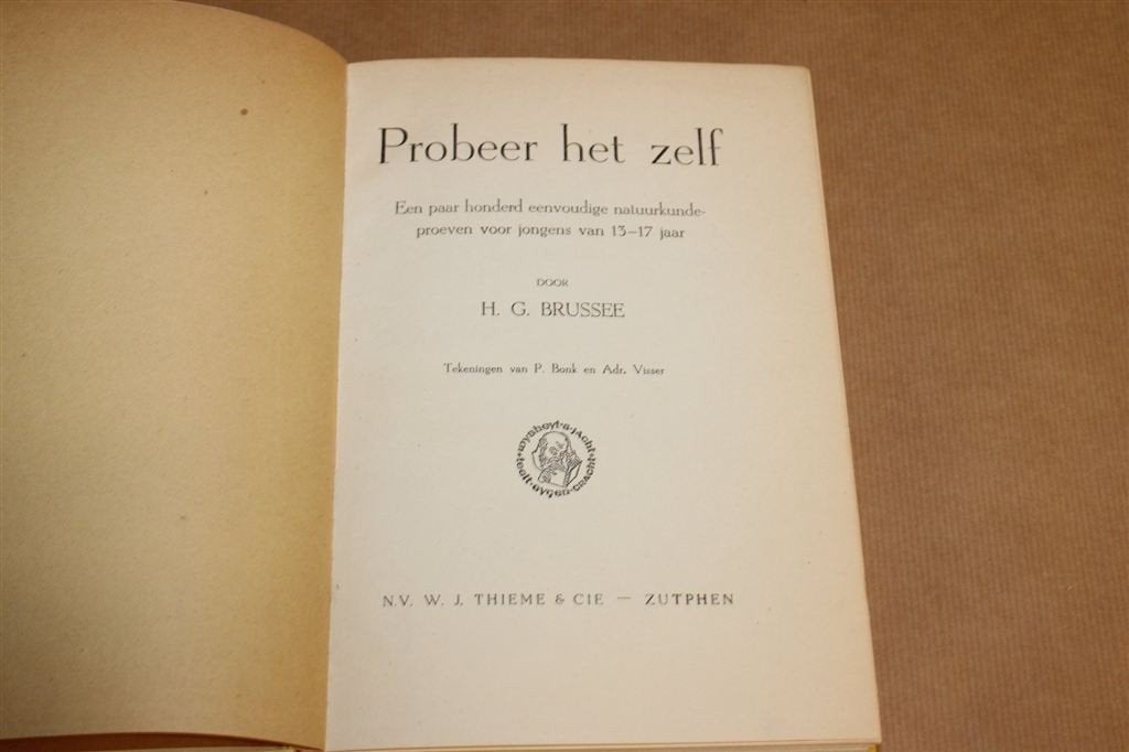 Probeer het Zelf — Vintage Jeugdboek Natuurkunde 1950, Ophalen of Verzenden, Gelezen, Natuurwetenschap