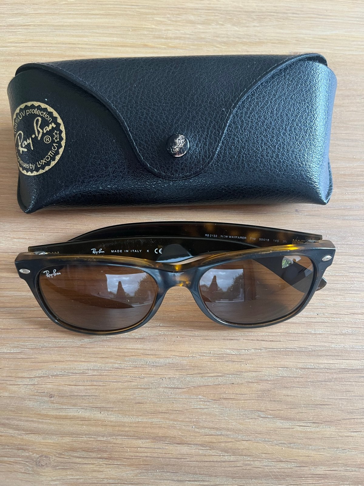 Ray-Ban New Wayfarer Zonnebril RB2132 710 55018, Zonnebril, Bruin, Ophalen of Verzenden, Zo goed als nieuw