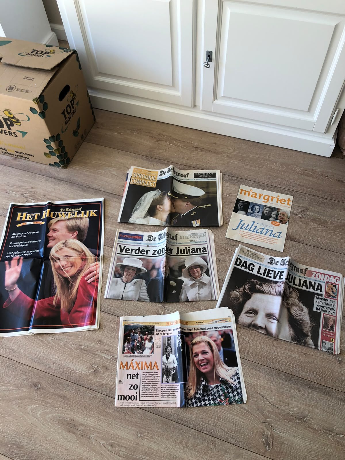 Oude kranten artikelen Koningshuis - Margriet & Telegraaf, Ophalen of Verzenden, Gelezen, Muziek, Film of Tv