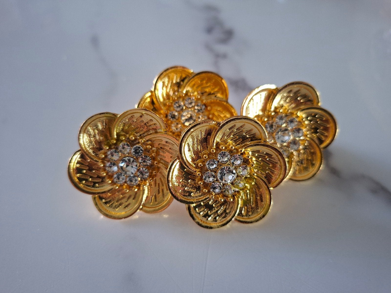 Goudkleurige kastknop bloem, Ophalen of Verzenden, Nieuw, Goud