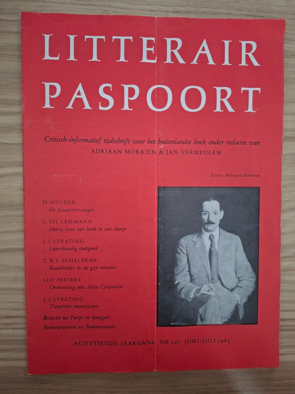 Litterair Paspoort - Kritisch-informatief tijdschrift, Ophalen of Verzenden, Gelezen, Overige typen