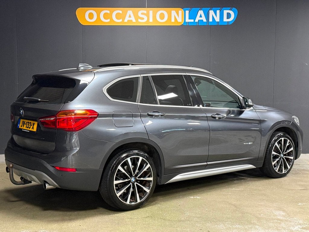 BMW X1 SDrive20i Centennial High Executive|PANO|PDC|KEYLESS|, Auto's, BMW, 1998 cc, Automatische klimaatregeling, Bedrijf, SUV of Terreinwagen
