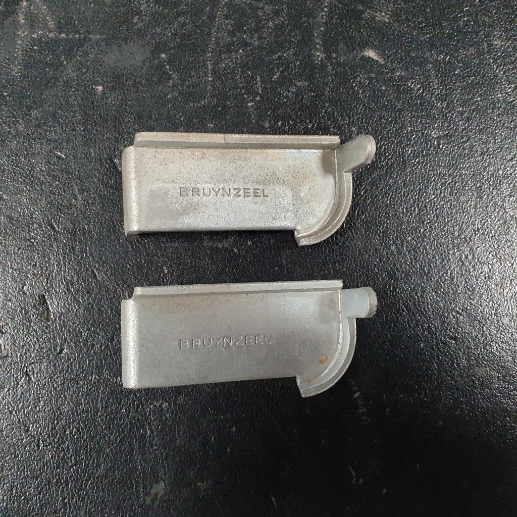 Bruynzeel metalen schappendrager, plankendrager, legbordhak, Niet ingevuld, Gebruikt, Niet ingevuld, Niet ingevuld