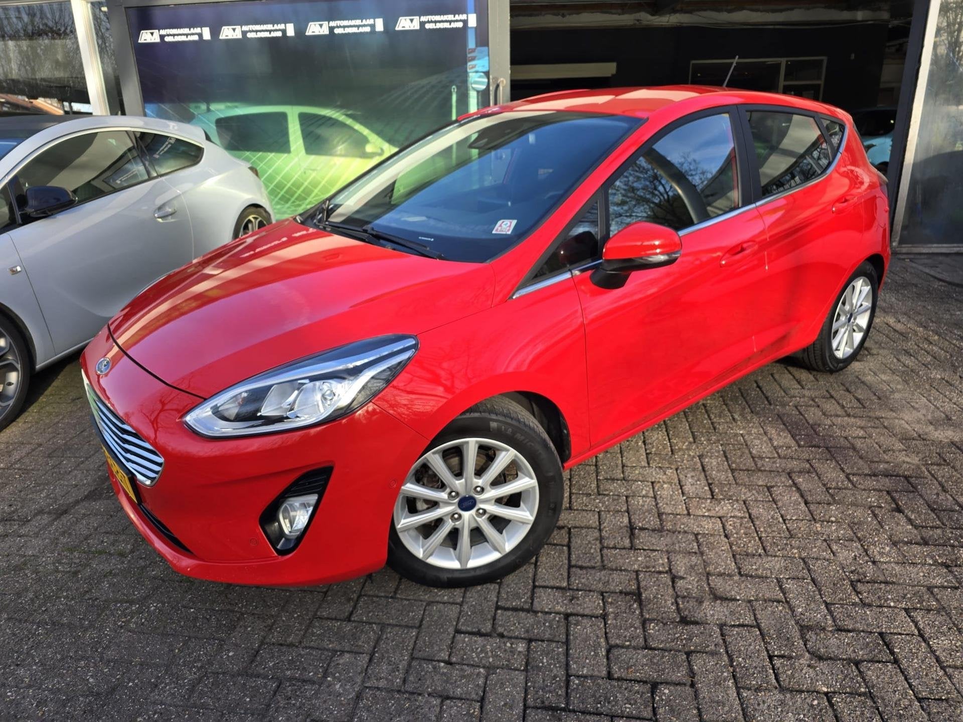 Ford Fiesta 1.0 EcoBoost Titanium | 2E EIGENAAR | 12 MND GAR, Auto's, Voorwielaandrijving, Gebruikt, Euro 6, 580 kg