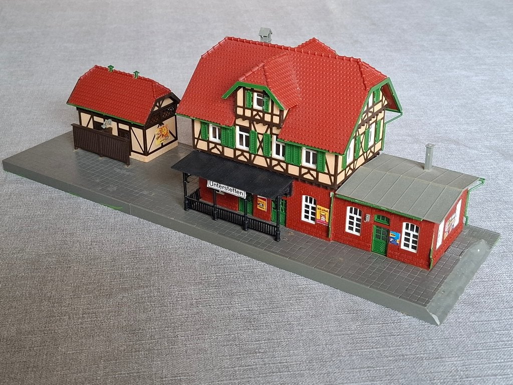 Pola 652 – Station Unterstetten, Overige merken, Gebruikt, Gelijkstroom of Wisselstroom, Brug, Tunnel of Gebouw