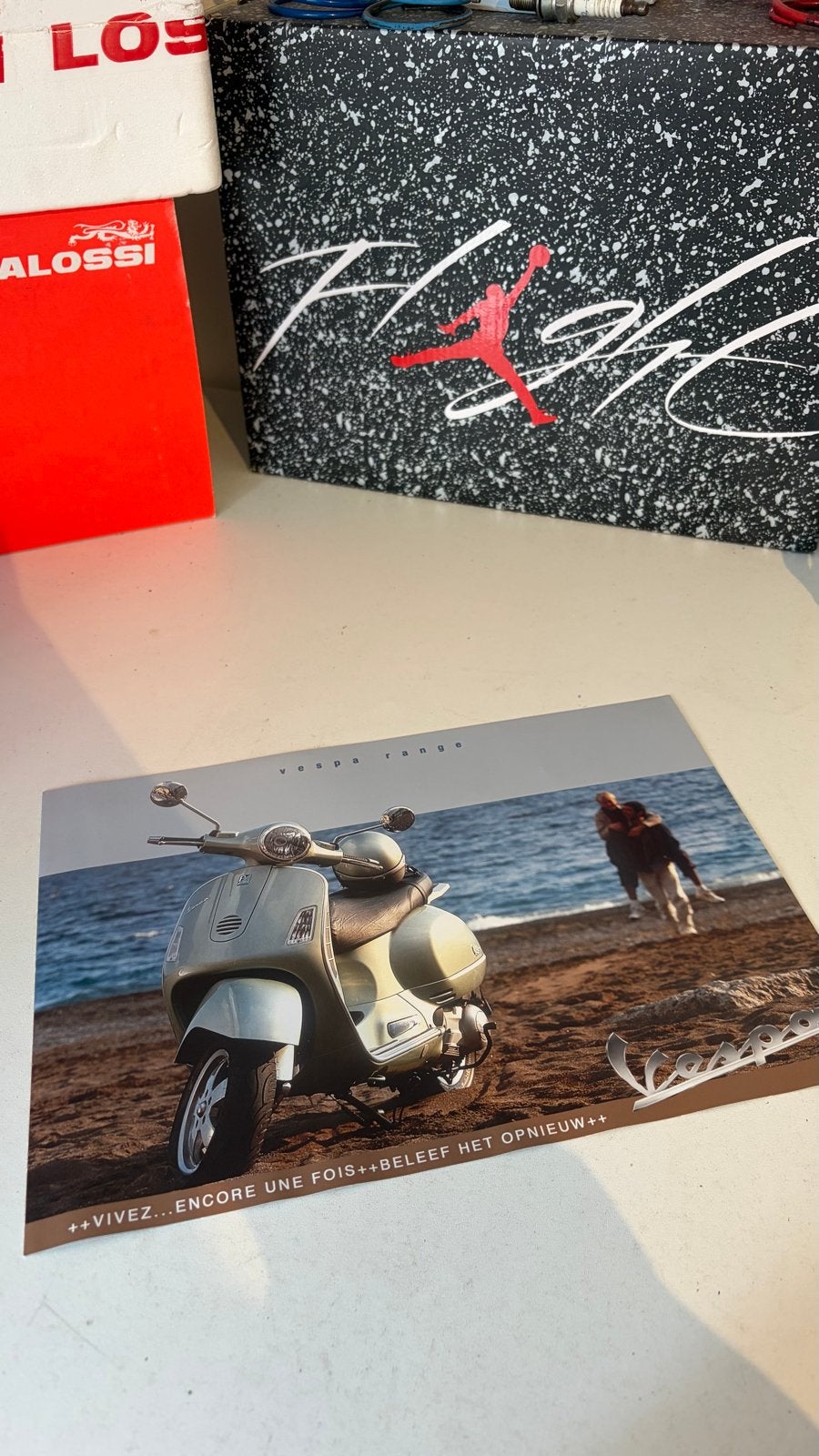 Vespa Brochure - Vintage Scooter Reclamefolder, Ophalen of Verzenden, Zo goed als nieuw