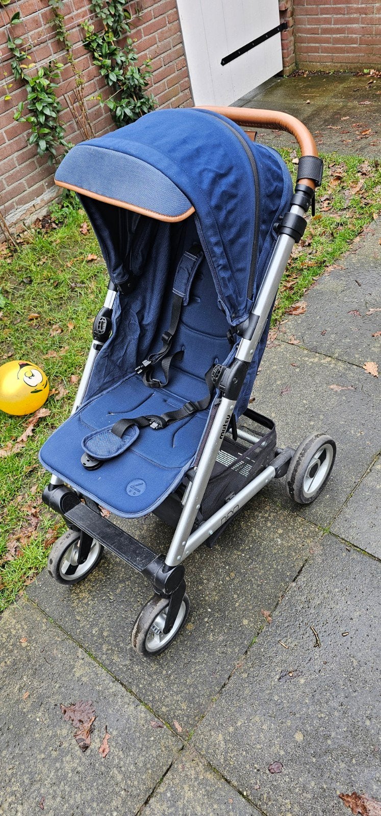 Mutsy Nexo Buggy - Compact en Comfortabel, Ophalen, Mutsy