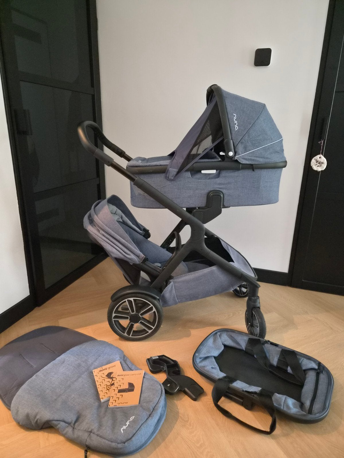 Nuna Demi Grow Duowagen met reiswieg en zitje, Gebruikt, Combiwagen, Verstelbare duwstang, Ophalen