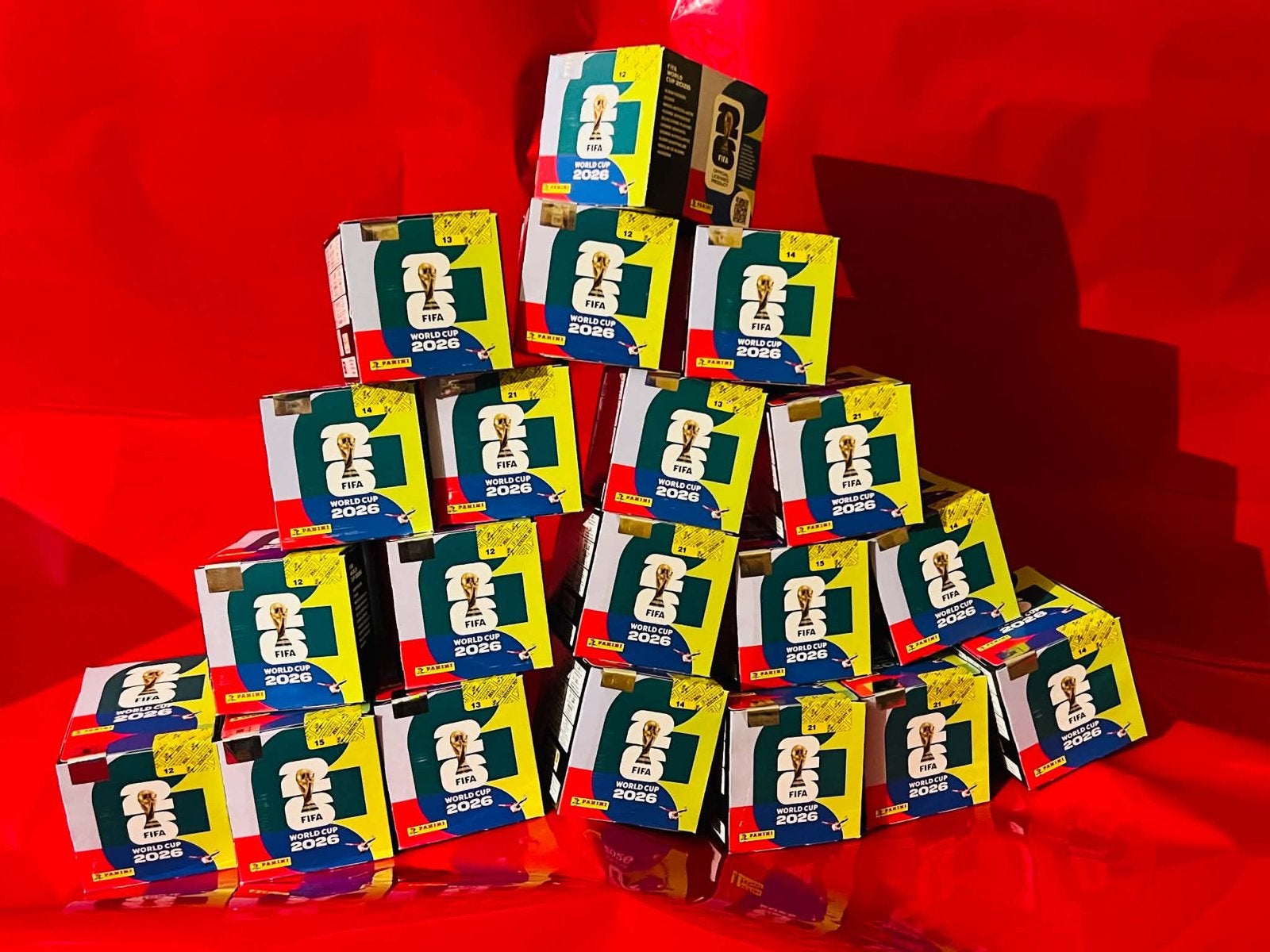 Panini FIFA World Cup 2026 box Stickerpakketjes - Nieuw, Ophalen of Verzenden, Nieuw, Overige sporten, Poster, Plaatje of Sticker