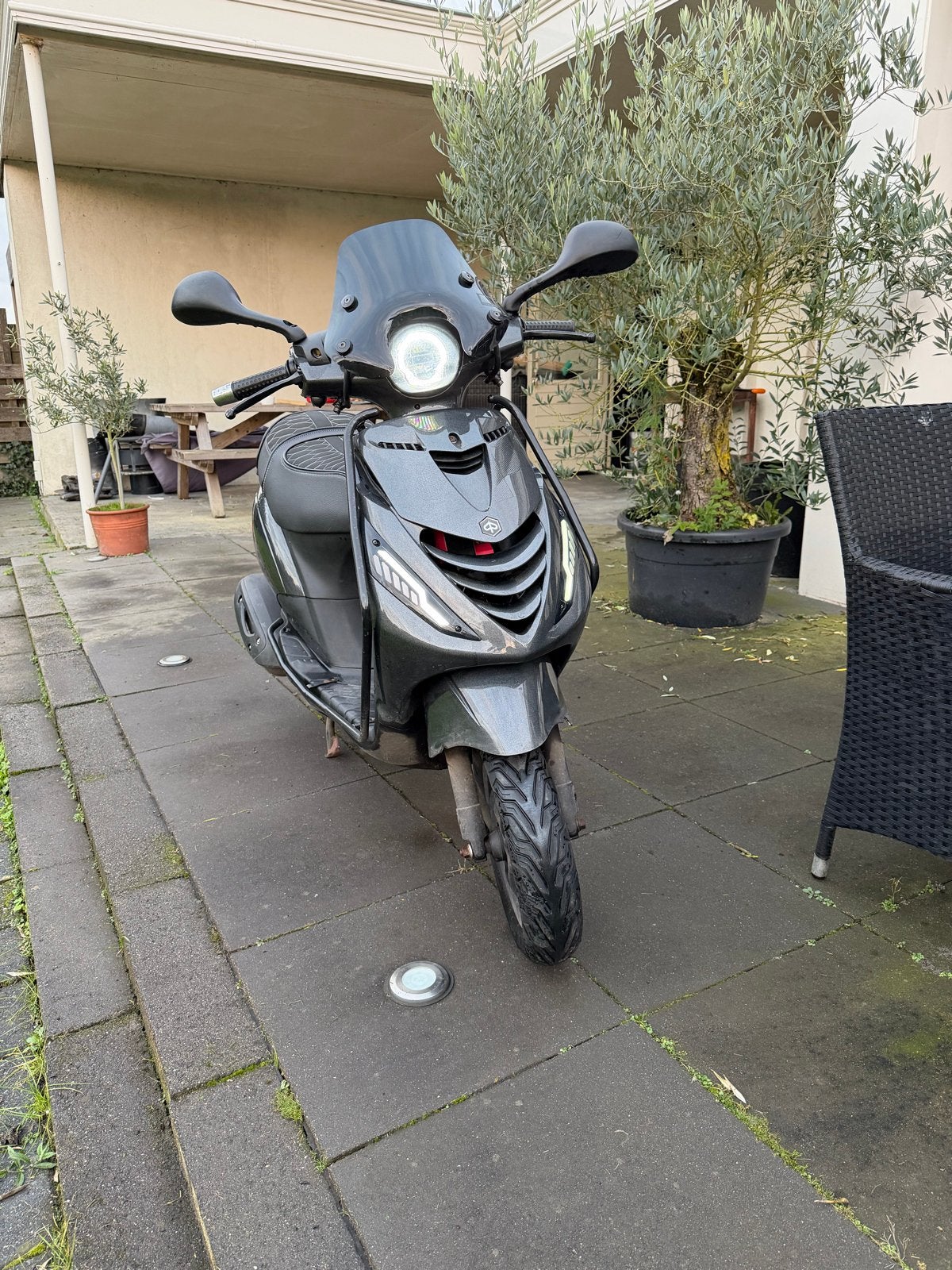 Piaggio Zip 80cc - Goed onderhouden en betrouwbaar, Fietsen en Brommers, Ophalen, Gebruikt, Benzine, Zip