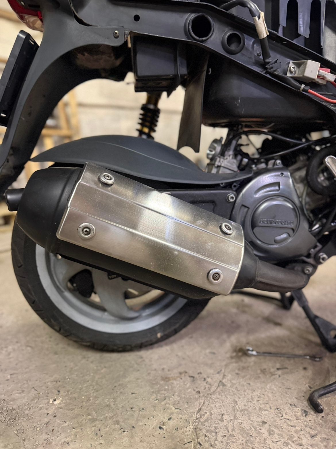 Sm06 met rvs bocht orgineel 125-180cc, Ophalen of Verzenden, Zo goed als nieuw, Uitlaat, Piaggio