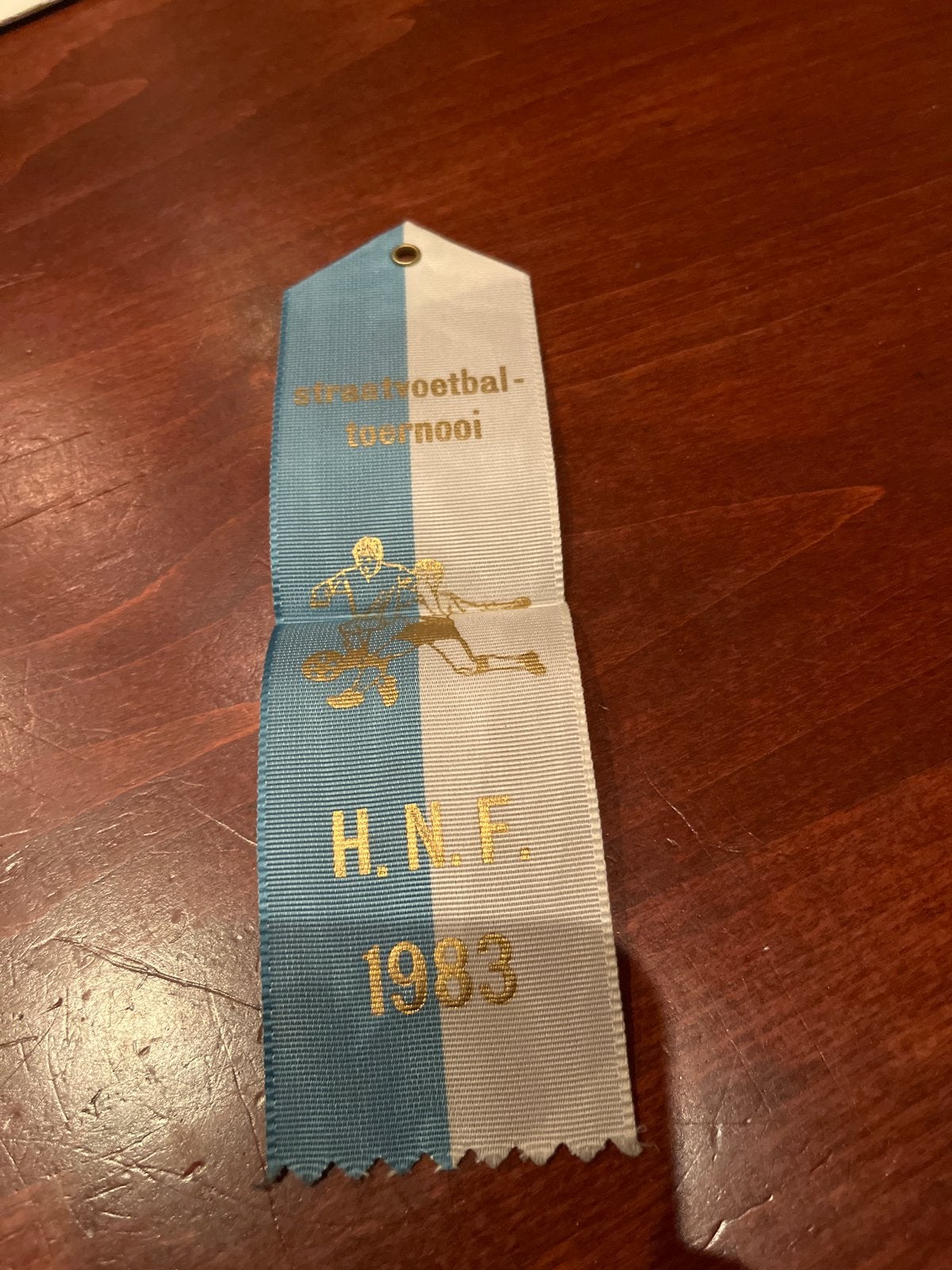 Vintage H.N.F. Straatvoetbaltoernooi Vaantje 1983, Ophalen of Verzenden, Gebruikt, Overige sporten, Vaantje of Sjaal