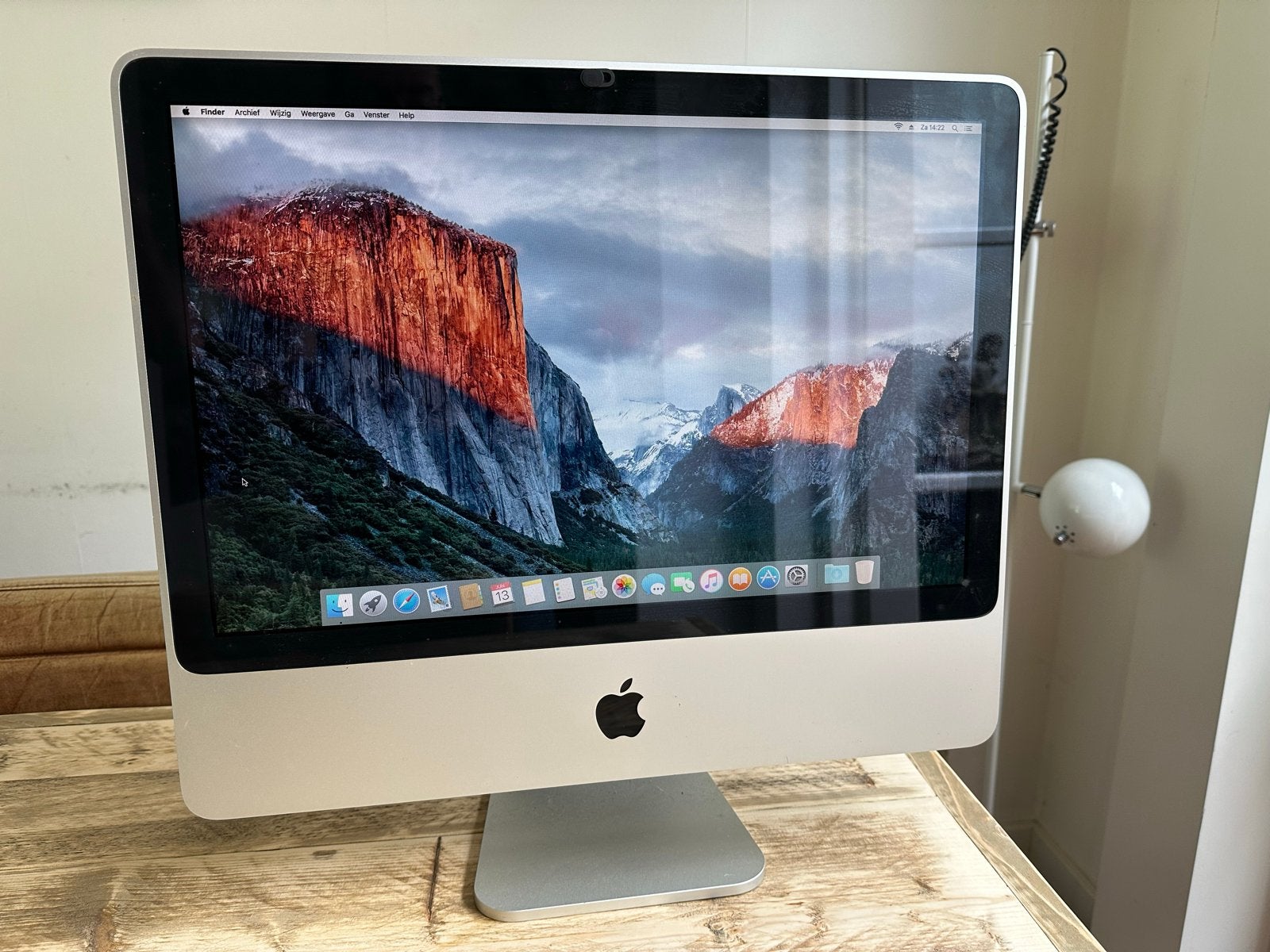 Apple iMac (begin 2008) - 20 inch, 4GB RAM, 250GB SSD, Computers en Software, Ophalen, Gebruikt, 2 tot 3 Ghz, SSD