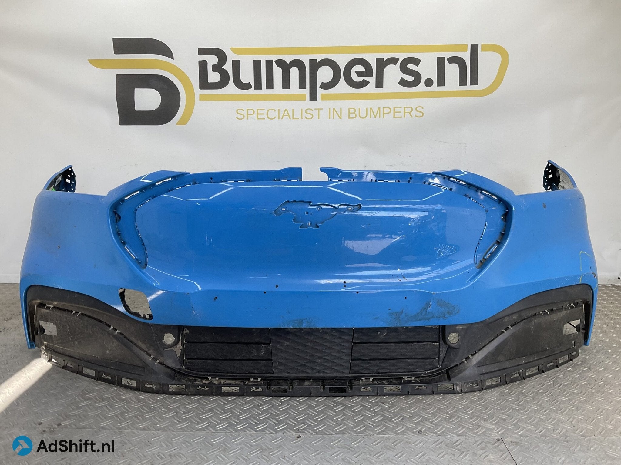 Bumper Ford Mustang Mach-E 20- LJ8B-17C831-A Voorbumper D1-1, Bumper