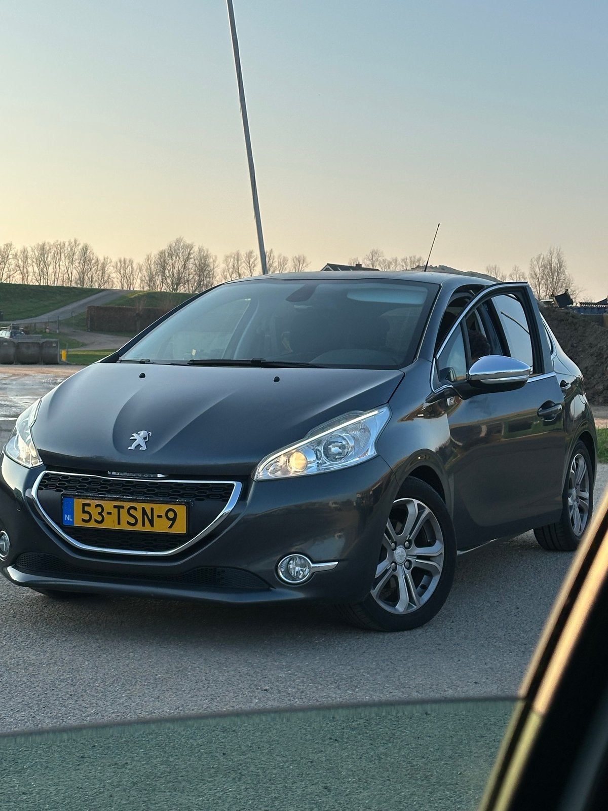 Peugeot 208 1.6 VTI 88KW/120PK 5-D 2012 Grijs, Voorwielaandrijving, 4 cilinders, 49 €/maand, Origineel Nederlands